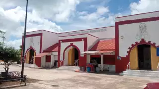 Delincuentes forzan candado y saquean tiendita de mercado en Seybaplaya