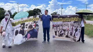 Trabajadores del Hospital O’Horán bloquean el Periférico de Mérida; exigen mejores salarios