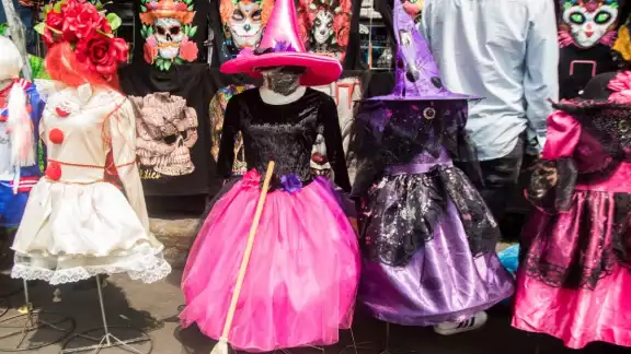 Fiestas con identidad: Dzitbalché mezcla tradiciones y fantasía Fiestas con identidad: Dzitbalché mezcla tradiciones y fantasía