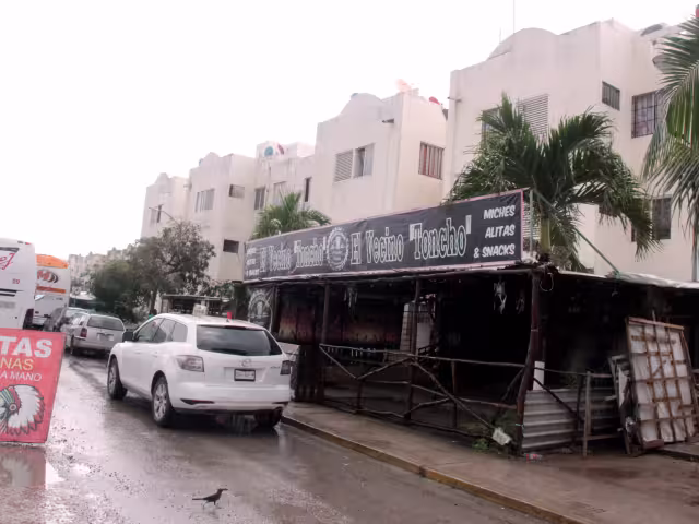 Vecinos comentaron que están acostumbrados a ver todo tipo de negocios en sus fraccionamientos, sin que nadie los sancione por el giro o el ruido