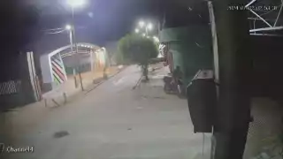 Amantes de lo ajeno roban motocicleta en plena madrugada en Escárcega