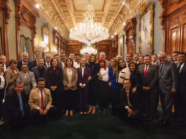 Joaquín Díaz Mena visitó el Palacio Nacional para discutir temas de salud y bienestar.
