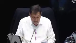 Gerardo Fernández Noroña anuncia la aprobación de la convocatoria.