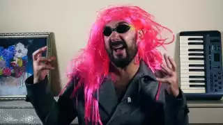 Galatzia, el icónico personaje de peluca rosa, vuelve a las redes sociales