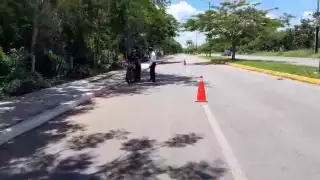 Persecución en Dzitbalché: Motociclista burla filtro policiaco y termina detenido