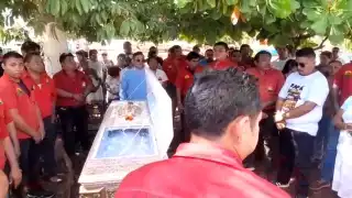 Último adiós: Taxistas lloran la partida de Russel Estrada tras trágico accidente en la Campeche-Mérida