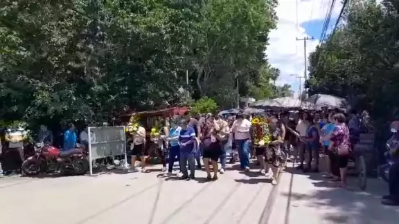 Con rosario despiden a encargada de Sembrando Vida fallecida en accidente en Campeche