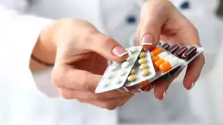 A través de grupos en Facebook se oferta todo tipo de medicinas sin regulación