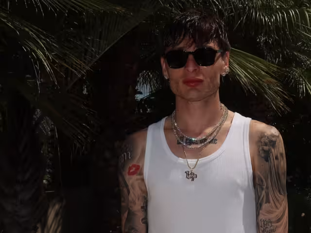 Peso Pluma será el encargado de entregar el balón en el partido Rams vs. Raiders.