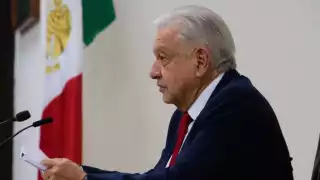 AMLO celebra decisión de Claudia Sheinbaum de continuar con conferencias diarias