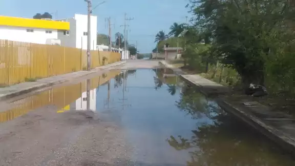 Existen puntos donde es necesario desazolvar el agua que se estanca por dias