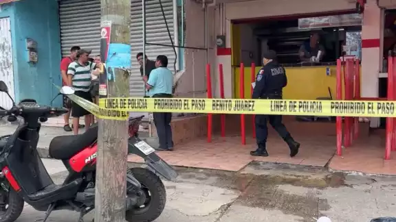 Hombre dispara a un negocio como amenaza de "derecho de piso" en Cancún Hombre dispara a un negocio como amenaza de "derecho de piso" en Cancún