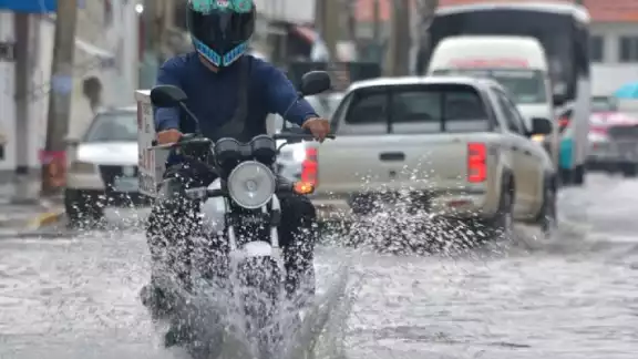 Los días lluviosos y nublados permanecerán por un tiempo más ante la temporada de huracanes