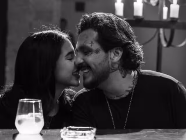 Ángela sigue dando muestras de su amor perfecto