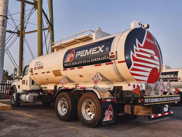 Para analistas, críticos y testigos de lo que ocurrió hace más de 30 años, hay condiciones para un desplome del sistema económico si cae el “gigante mexicano”