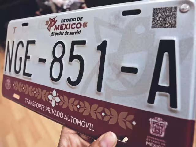 Estas personas deberán renovar sus placas del Edomex