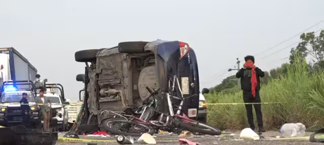 El INM brindó asistencia médica y canalizó a los heridos a hospitales cercanos.
