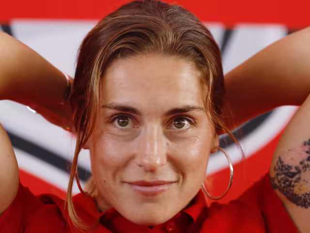 La campeona del Mundo visitó la CDMX para la inauguración de una campo de fútbol.