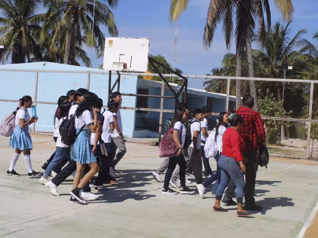 Suspenden clases