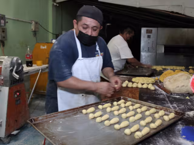 En las panaderías ya redujeron la producción del alimento dulce.