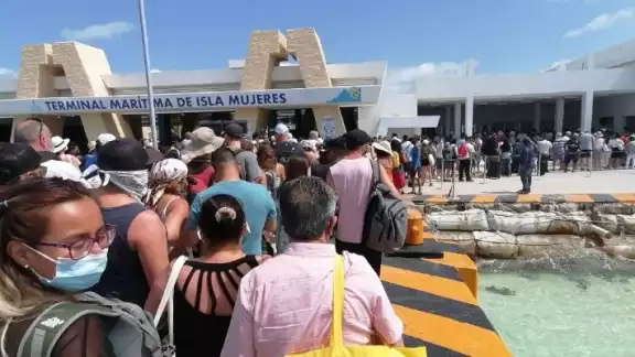 Las causas del incidente fueron por una falla mecánica en la embarcación