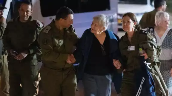 Israel libera 4 rehenes de Hamás en operación que dejó 200 muertes en Gaza Israel libera 4 rehenes de Hamás en operación que dejó 200 muertes en Gaza