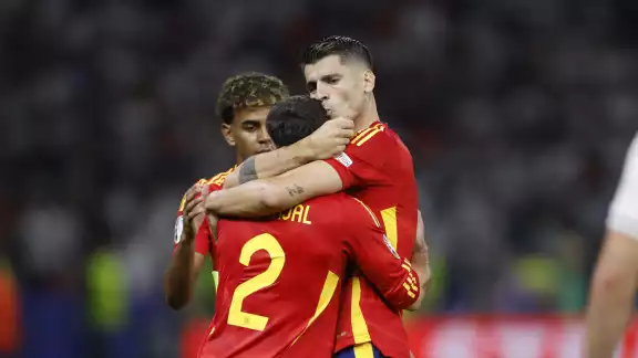 La celebración del primer gol español La celebración del primer gol español