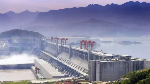 La Presa de las Tres Gargantas afecta la rotación del planeta.