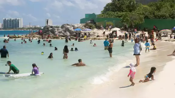 Durante las vacaciones, las playas son de los lugares más esperados por visitados entre el turismo Durante las vacaciones, las playas son de los lugares más esperados por visitados entre el turismo
