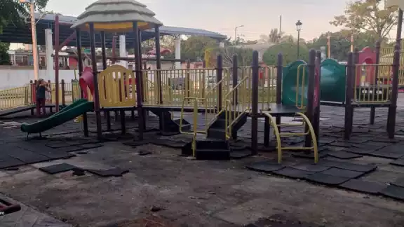 Los parques infantiles están en el abandono Los parques infantiles están en el abandono