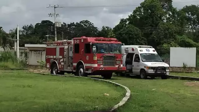 Con ayuda de los habitantes y bomberos, se logró controlar el fuego
