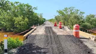 Carretera a Isla Arena suma otro puente dañado tras reparación realizada en agosto