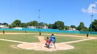 Cardenales de Chekubul vuelan alto y se imponen en la doble cartelera a los Delfines de Sabancuy