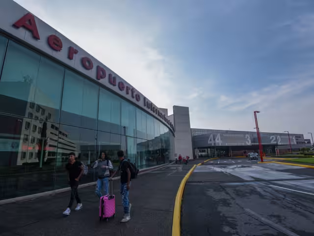 Aeropuerto de Los Cabos abre convocatoria