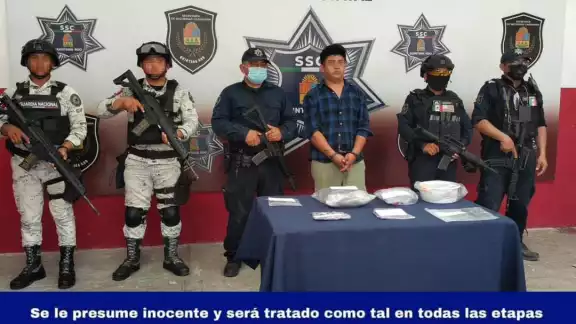 Aseguran drogas y a narcomenudista en Othón P. Blanco.