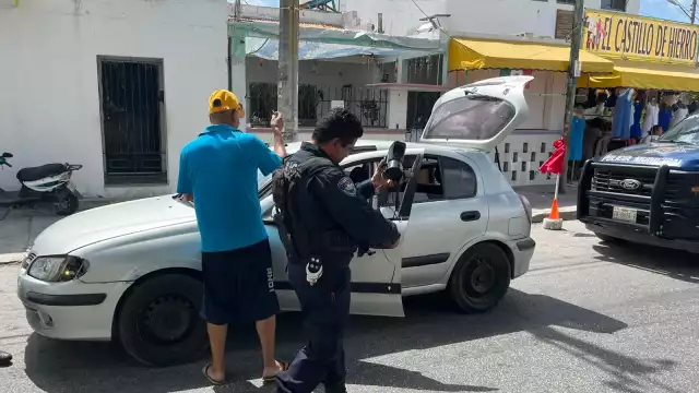 El hombre manejó por la región 95 sin respetar los semáforos o cruces de alto