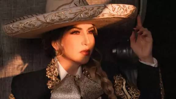 ¿Quién es el galán que desea salir con Alicia Villarreal?