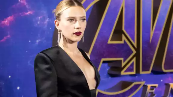 Un video generado con IA sobre Scarlett Johansson se compartió a través de redes sociales