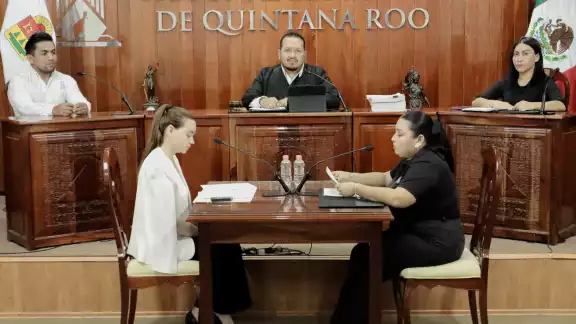 Los integrantes del Tribunal encontraron suficientes pruebas que respaldan la acusación de que el inculpado realizó actos de agresividad verbal y simbólica Los integrantes del Tribunal encontraron suficientes pruebas que respaldan la acusación de que el inculpado realizó actos de agresividad verbal y simbólica