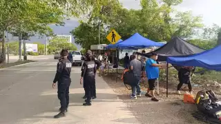 Retiran  más de 25 puestos ambulantes frente a La Isla en Mérida 