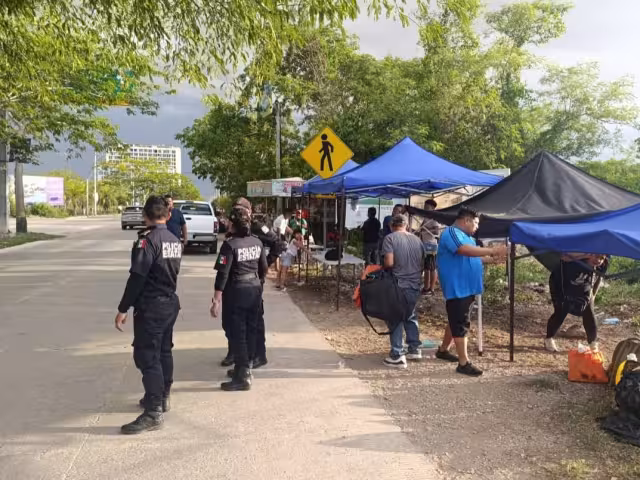 Durante el operativo se aplicaron multas a los comerciantes y en algunos casos se procedió al aseguramiento de productos