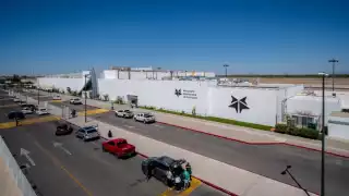 Abandonan feto dentro del baño de un avión, en Sonora