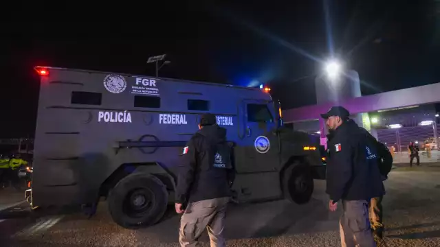 El detenido escuchó sus derechos al llegar a Toluca para después ser trasladado al penal del Altiplano.
