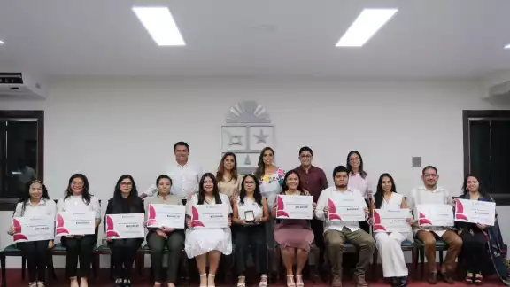 La gobernadora de Quintana Roo entregó el Premio Estatal de Humanidades, Ciencias, Tecnología e Innovación a 11 mujeres y 7 hombres La gobernadora de Quintana Roo entregó el Premio Estatal de Humanidades, Ciencias, Tecnología e Innovación a 11 mujeres y 7 hombres
