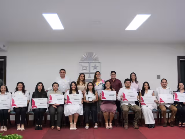 La gobernadora de Quintana Roo entregó el Premio Estatal de Humanidades, Ciencias, Tecnología e Innovación a 11 mujeres y 7 hombres