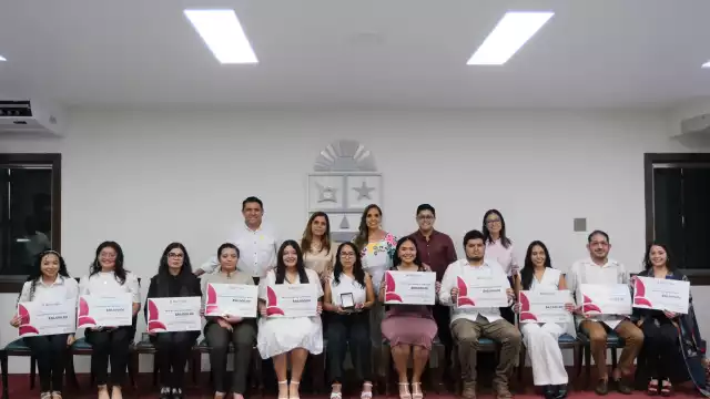 La gobernadora de Quintana Roo entregó el Premio Estatal de Humanidades, Ciencias, Tecnología e Innovación a 11 mujeres y 7 hombres