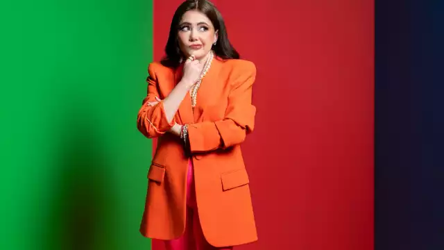 El popular podcast de la actriz contará con su ausencia mientras compite en LCDLF