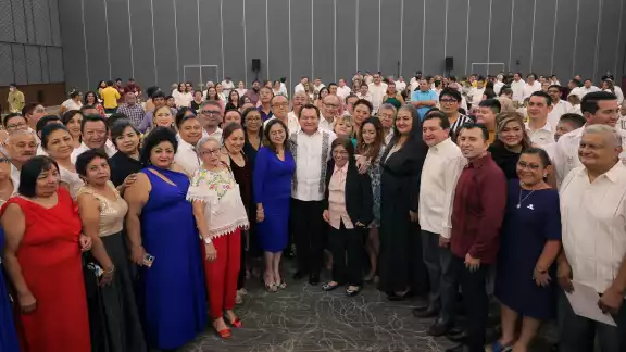 Se entregaron estímulos económicos por casi siete millones de pesos a 182 docentes y personal administrativo con 30 y 40 años de servicio Se entregaron estímulos económicos por casi siete millones de pesos a 182 docentes y personal administrativo con 30 y 40 años de servicio