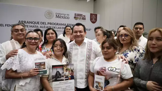 Mena se compromete con los jóvenes de Yucatán