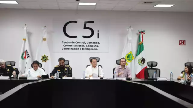 Joaquín Díaz Mena se reúne con alcaldes de municipios de Yucatán para mejorar la seguridad.